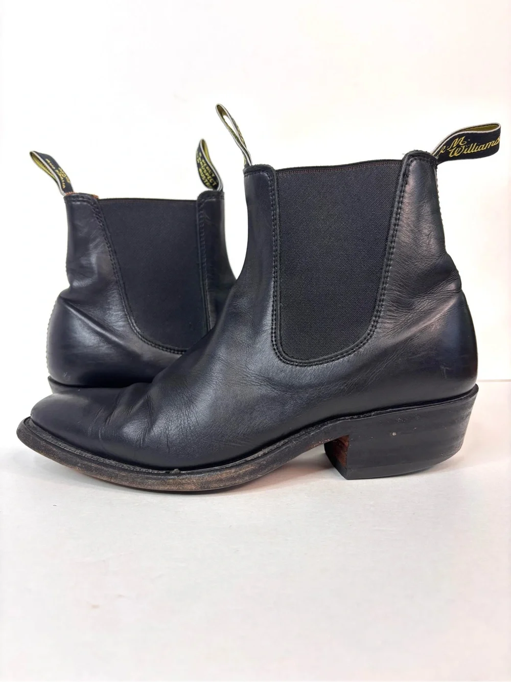 R.M. Williams australian crafted